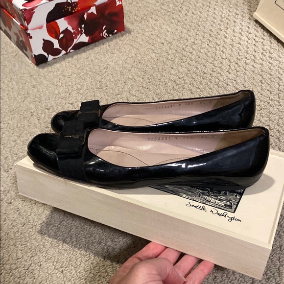 Salvatore Ferragamo Black Patent Flats - Picture 4 of 4